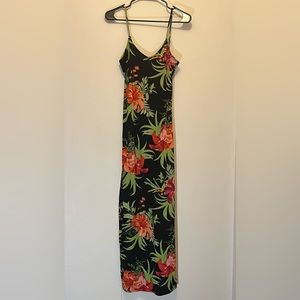 NWOT Women’s Maxi Floral Dress with a Side-Slit